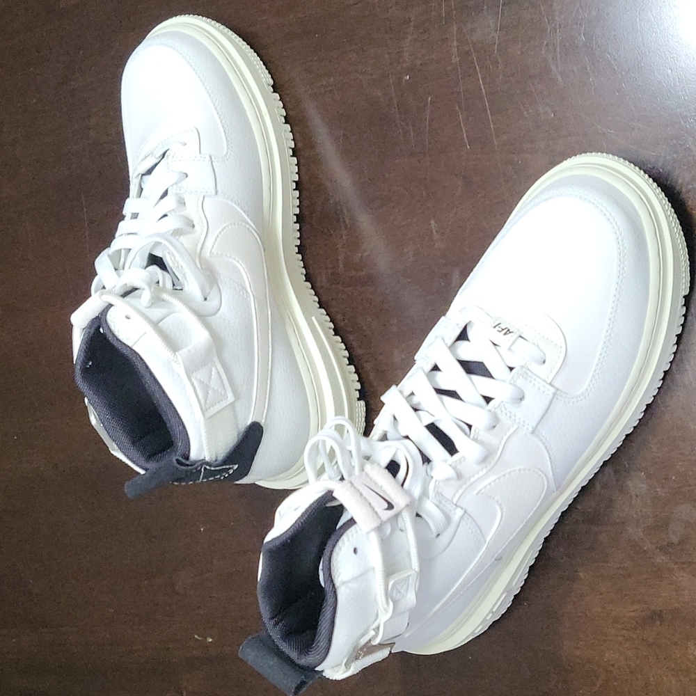Women's Air Force One Summit White with Black Sail